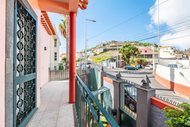 Moradia T3 para Venda em Camara de Lobos Foto 48