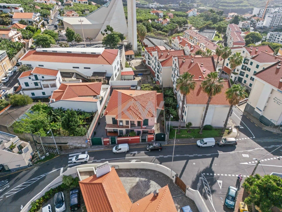 Moradia T3 para Venda em Camara de Lobos Foto 9