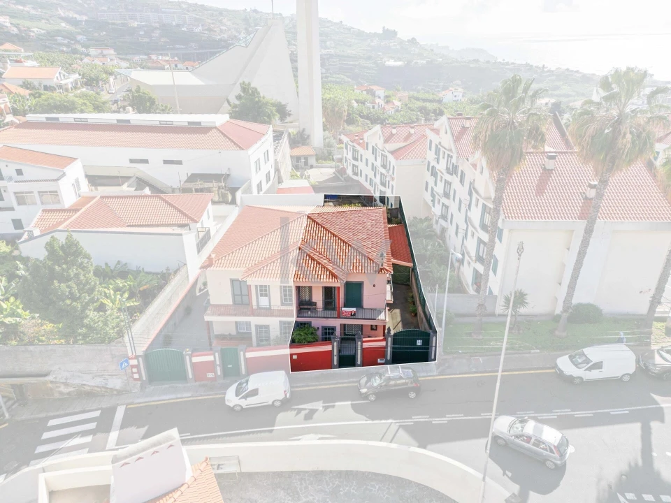 Moradia T3 para Venda em Camara de Lobos Foto 11