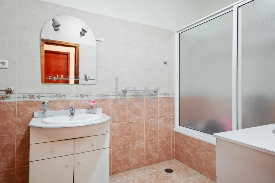 Moradia T3 para Venda em Camara de Lobos Foto 37