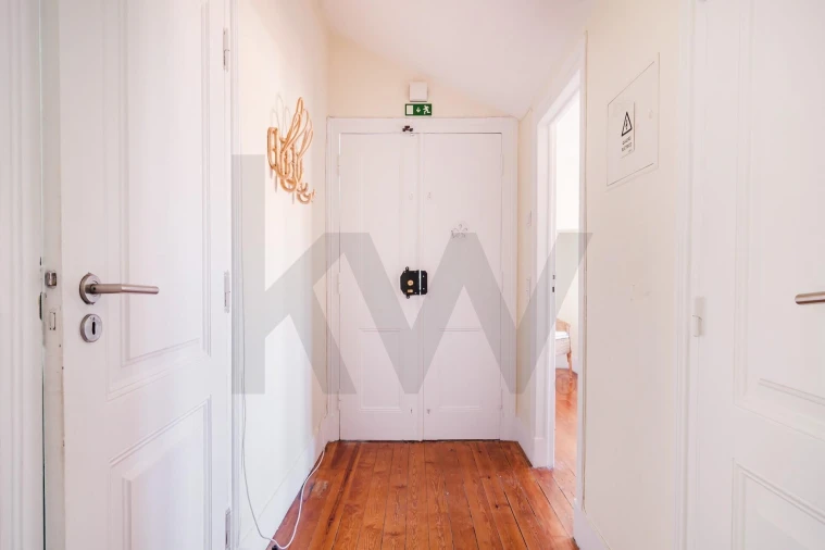 Apartamento T5 para Venda em Campo de Ourique Foto 3