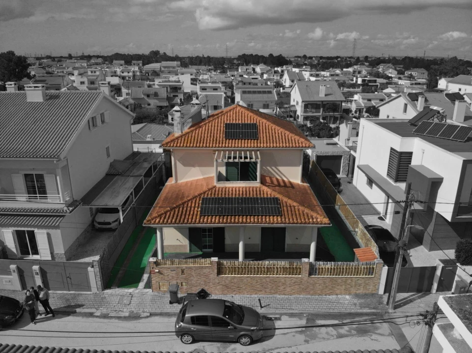 Moradia T4 para Venda em Fernao Ferro Foto 1