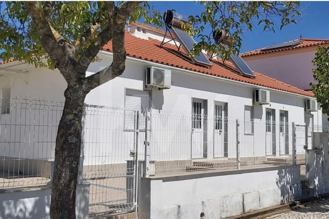 Moradia T1 para Venda em Monfortinho e Salvaterra do Extremo Foto 2