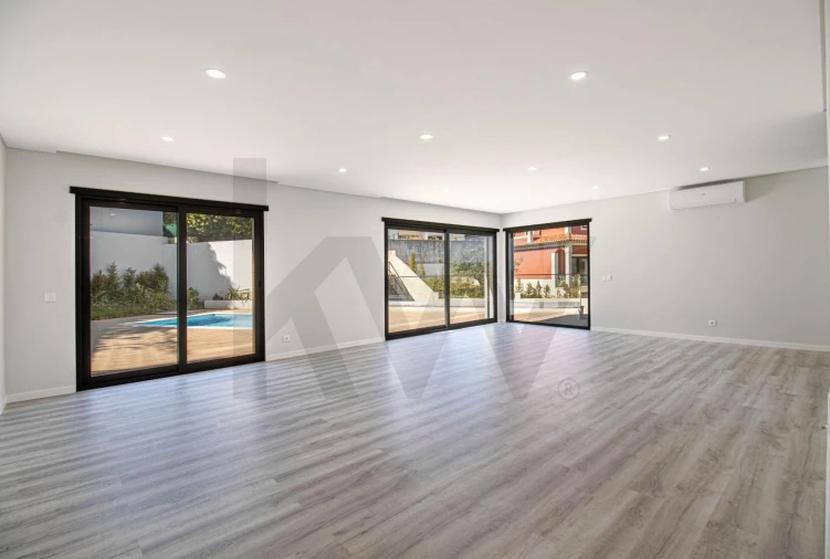 Moradia T5 para Venda em Enxara do Bispo, Gradil e Vila Franca do Rosário Foto 1