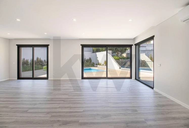 Moradia T5 para Venda em Enxara do Bispo, Gradil e Vila Franca do Rosário Foto 3