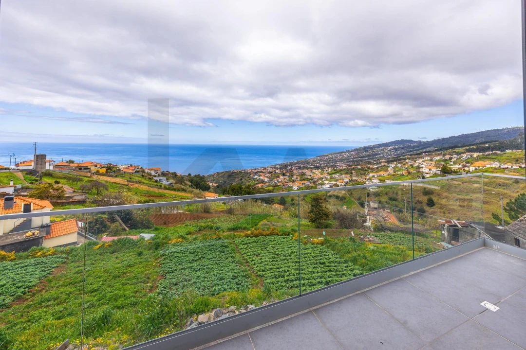 Moradia T3 para Venda em Arco da Calheta Foto 19