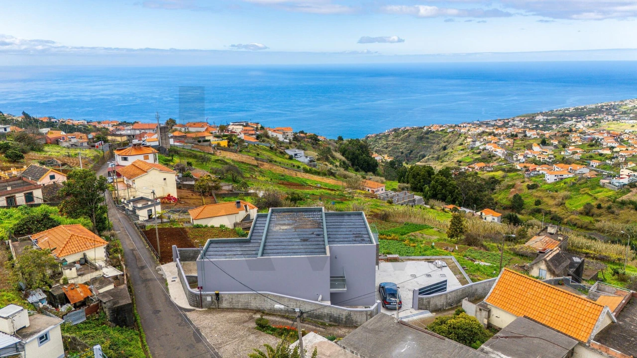 Moradia T3 para Venda em Arco da Calheta Foto 38