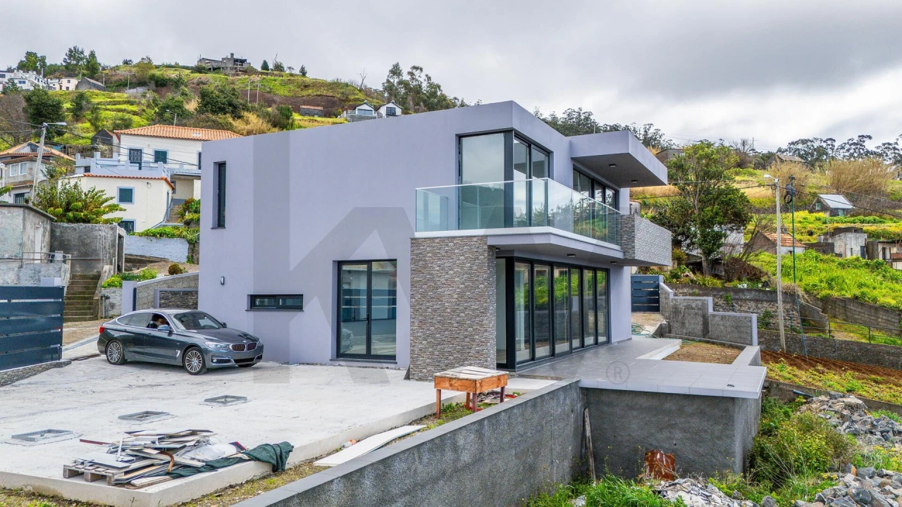 Moradia T3 para Venda em Arco da Calheta Foto 33