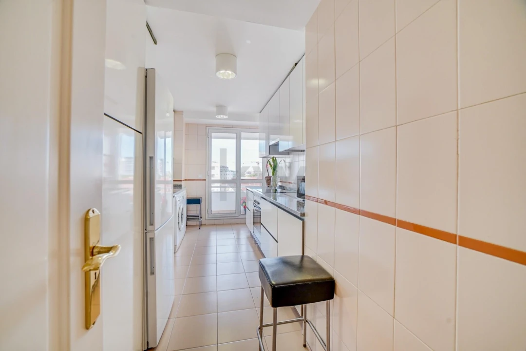 Apartamento T2 para Venda em Arroios Foto 9