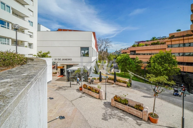 Apartamento T2 para Venda em Arroios Foto 33