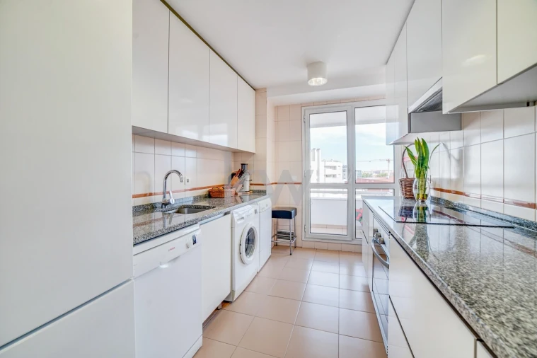 Apartamento T2 para Venda em Arroios Foto 10