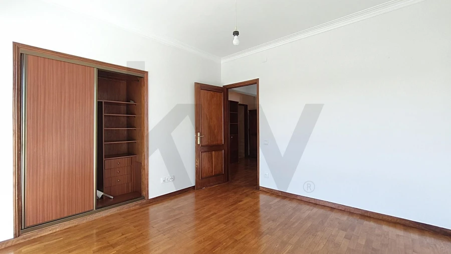 Moradia T4 para Venda em Cidade da Maia Foto 39