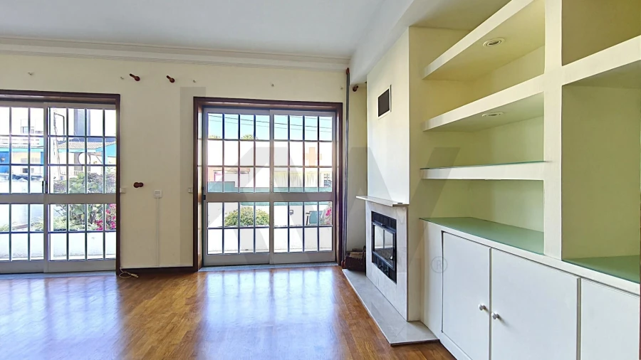 Moradia T4 para Venda em Cidade da Maia Foto 3