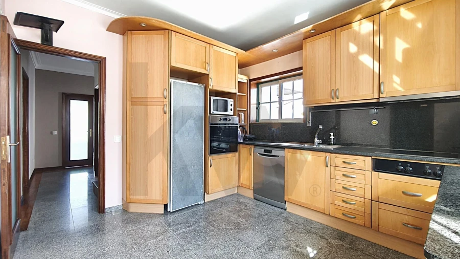 Moradia T4 para Venda em Cidade da Maia Foto 16