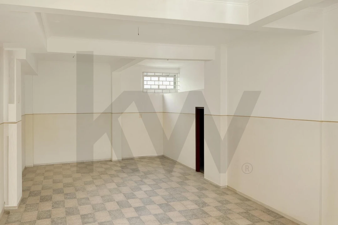 Loja para Arrendamento em Sacavém e Prior Velho Foto 2