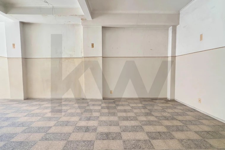 Loja para Arrendamento em Sacavém e Prior Velho Foto 5