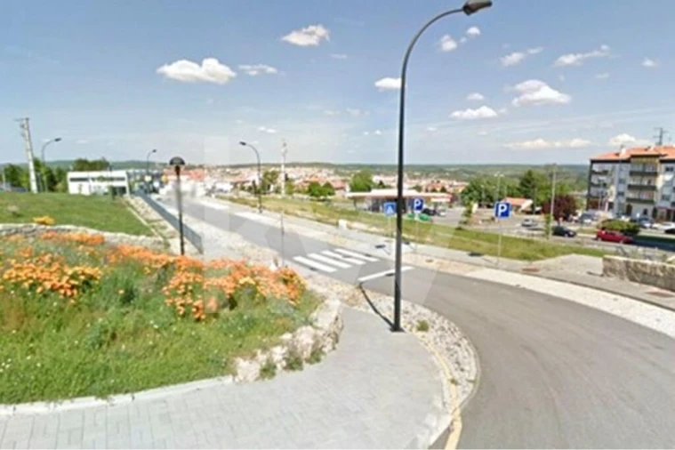 Terreno para Venda em Avelãs de Ambom e Rocamondo