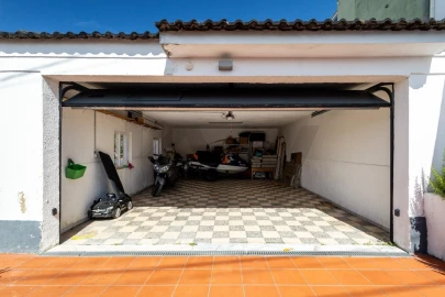 Moradia T4 para Venda em Charneca de Caparica e Sobreda