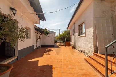 Moradia T4 para Venda em Charneca de Caparica e Sobreda