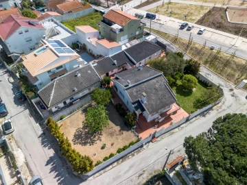 Moradia T4 para Venda em Charneca de Caparica e Sobreda