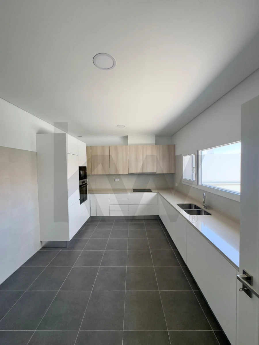 Moradia T3 para Venda em Santa Maria, São Pedro e Matacães Foto 19