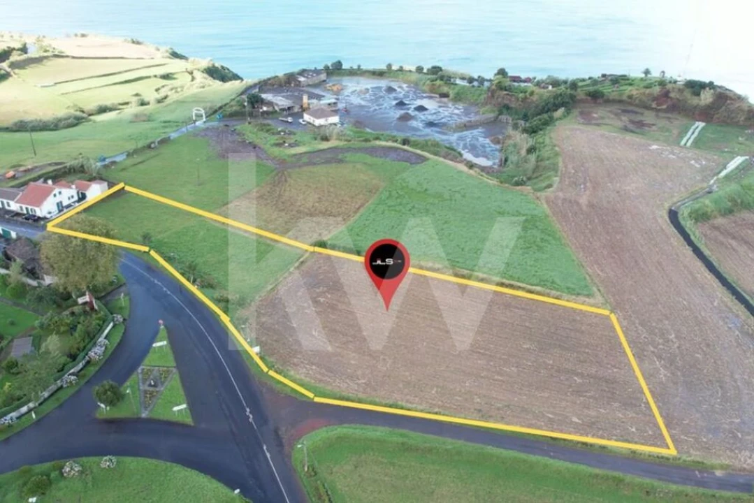 Terreno para Venda em Algarvia Foto 2