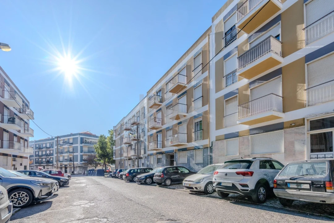 Apartamento T3 para Venda em Caparica e Trafaria Foto 2