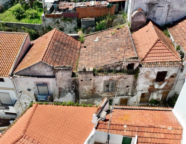 Prédio para Venda em Santa Maria do Castelo e Santiago e Santa Susana Foto 4