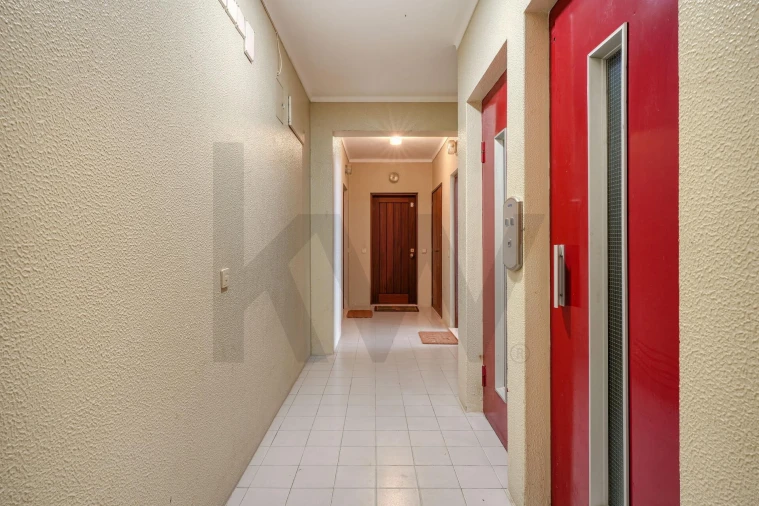 Apartamento T2 para Venda em São Martinho do Porto Foto 23