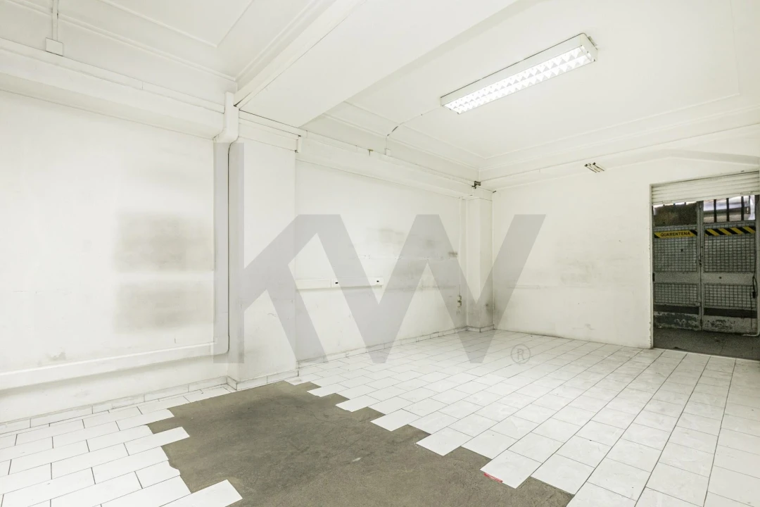 Loja para Venda em Alvalade Foto 8