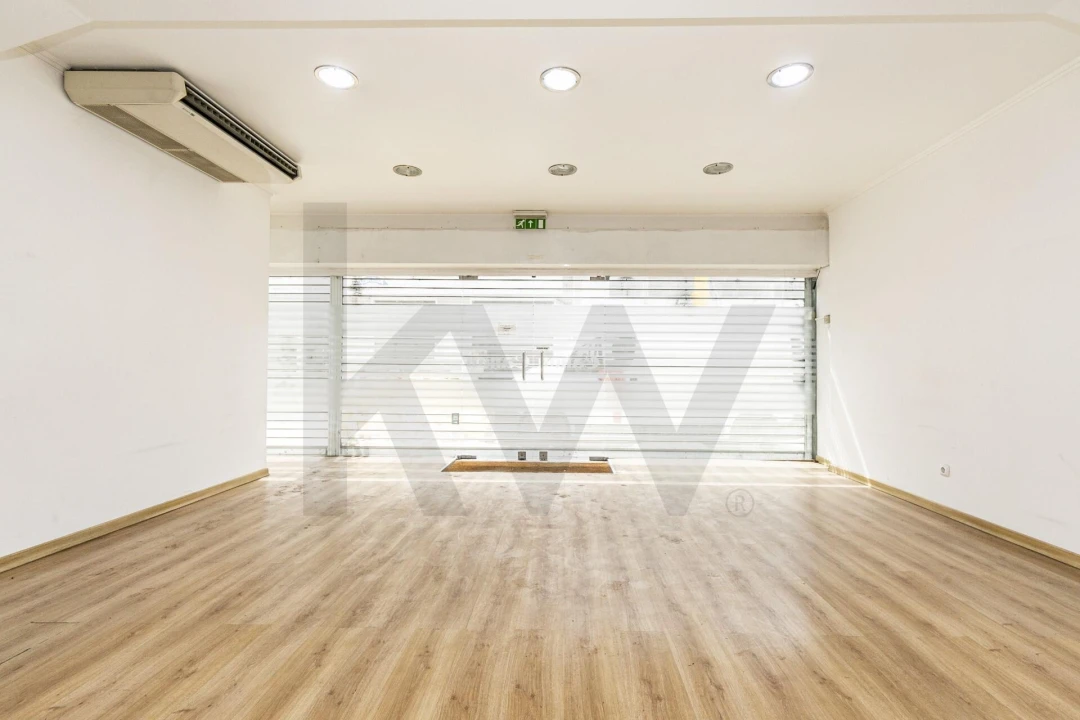 Loja para Venda em Alvalade Foto 1