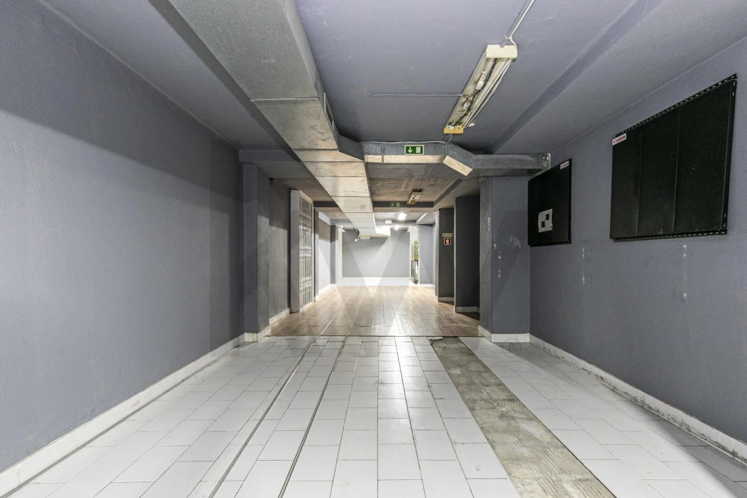 Loja para Venda em Alvalade Foto 16