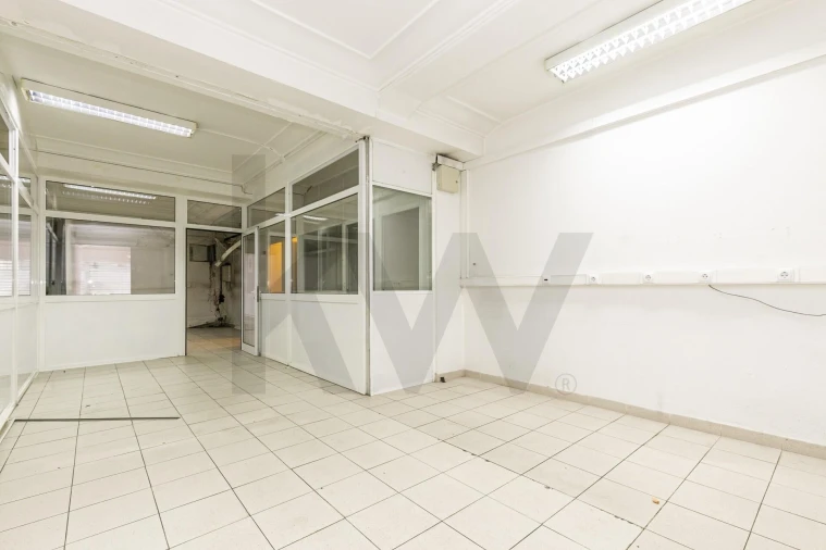 Loja para Venda em Alvalade Foto 4