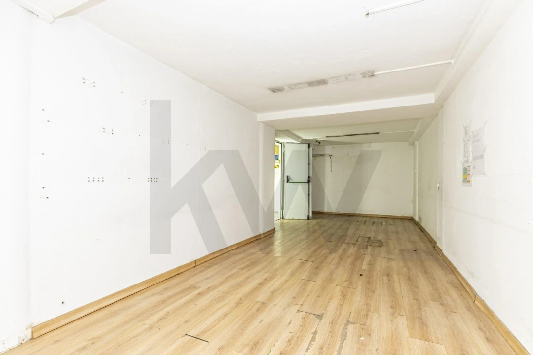 Loja para Venda em Alvalade Foto 20