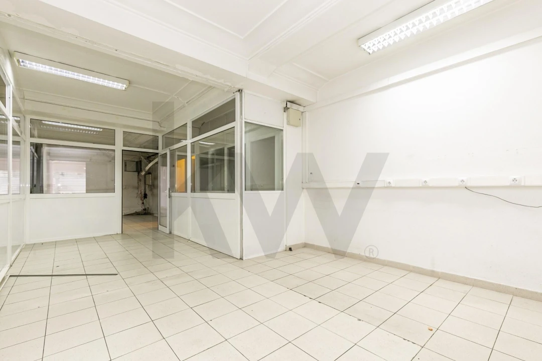 Loja para Venda em Alvalade Foto 4