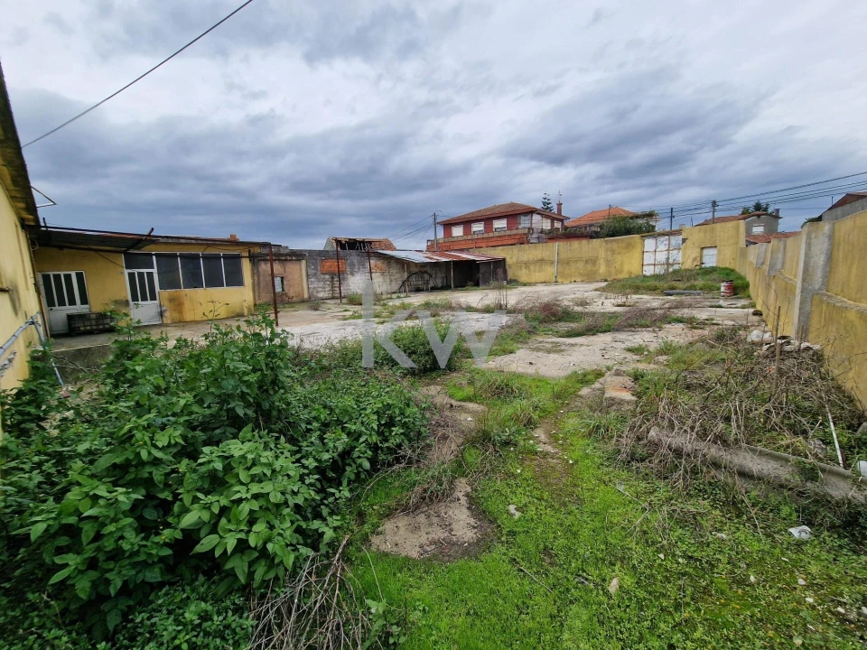 Armazém para Venda em Vila de Cucujães Foto 1