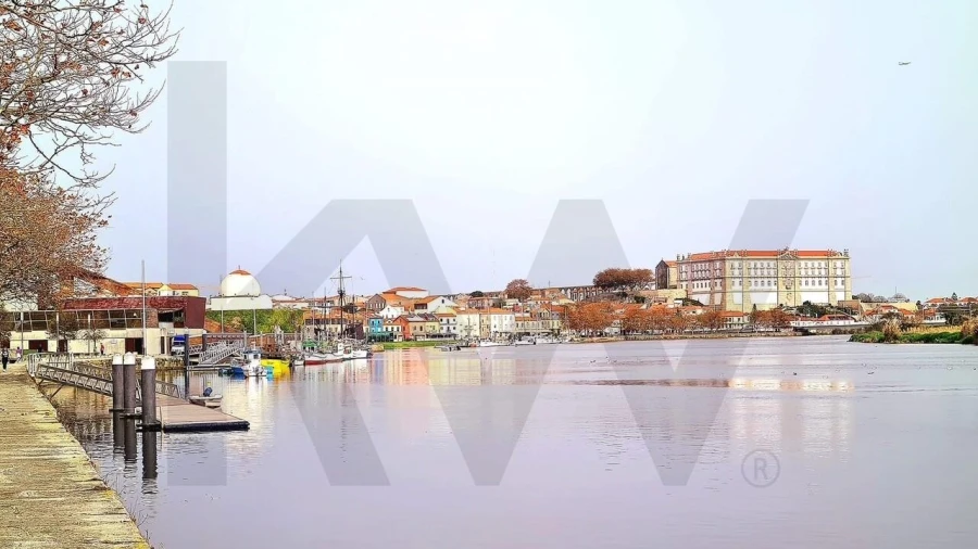 Moradia T5 para Venda em Azurara Foto 19