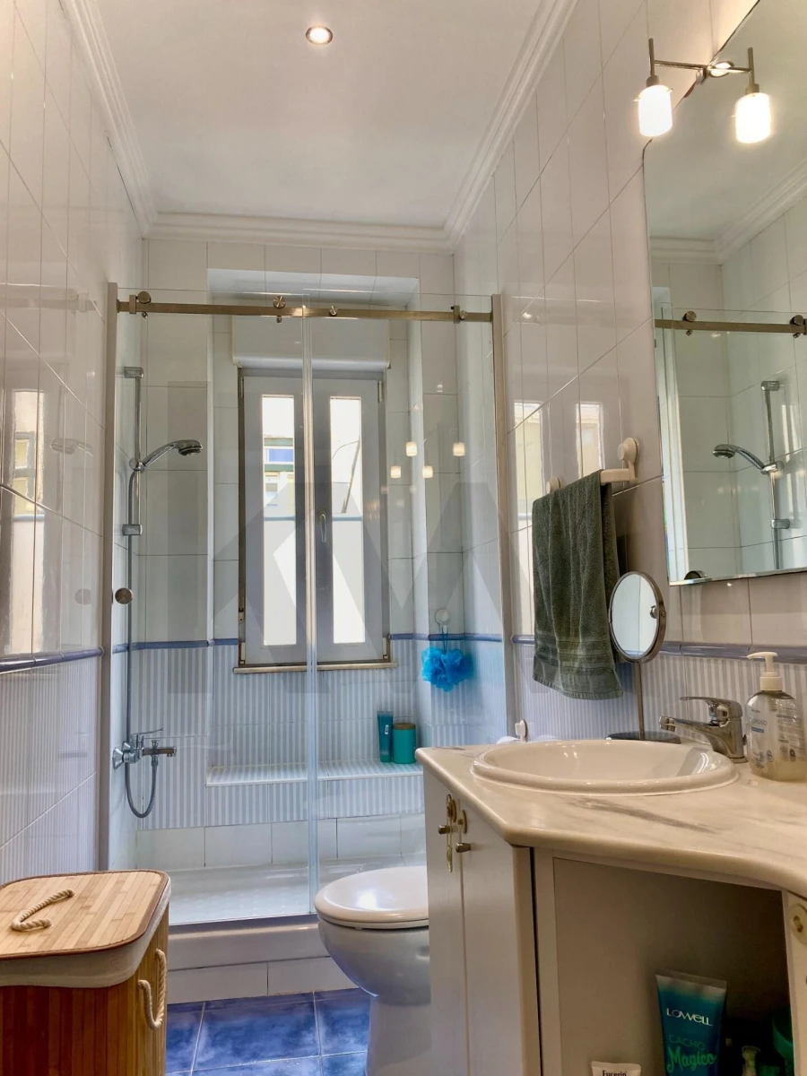 Apartamento T3 para Venda em Areeiro Foto 11