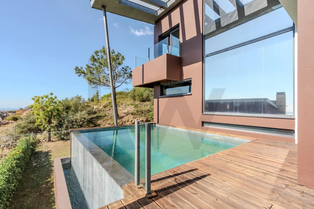 Moradia T4 para Arrendamento em Alcabideche Foto 35