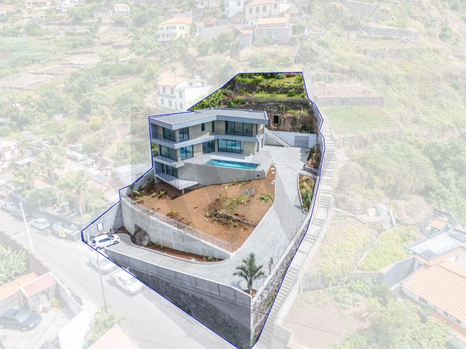 Moradia T4 para Venda em Campanario Foto 9