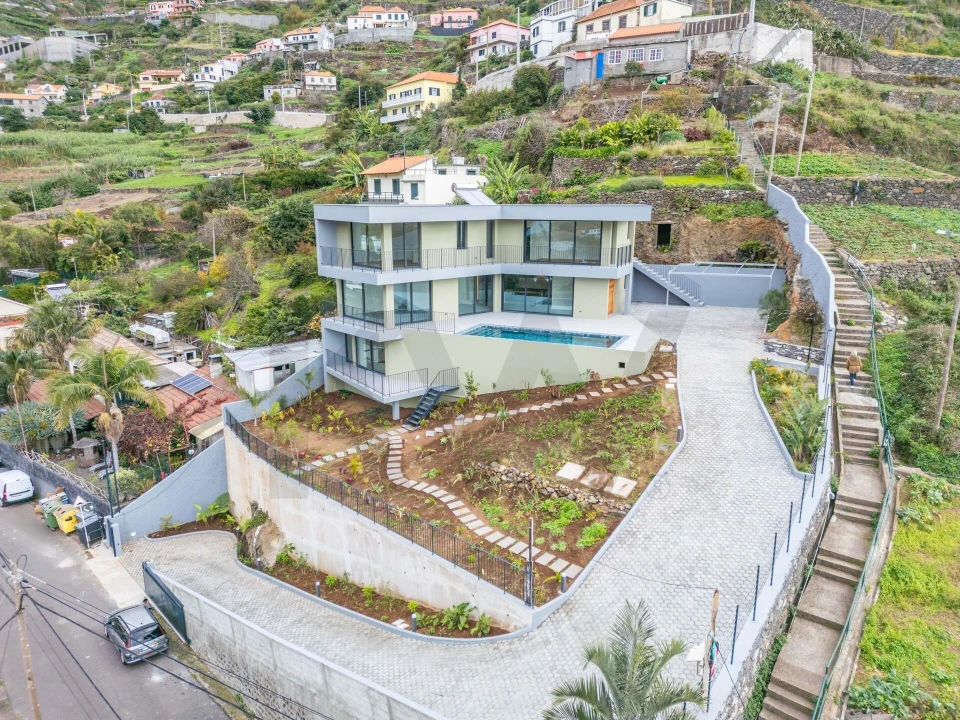 Moradia T4 para Venda em Campanario Foto 47