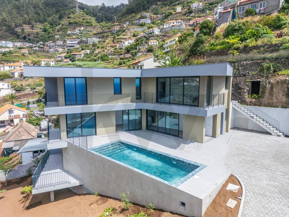 Moradia T4 para Venda em Campanario Foto 10