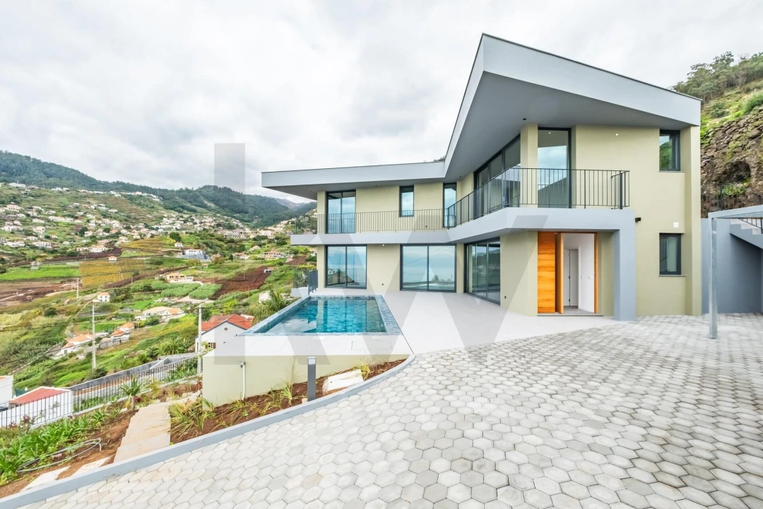 Moradia T4 para Venda em Campanario Foto 51