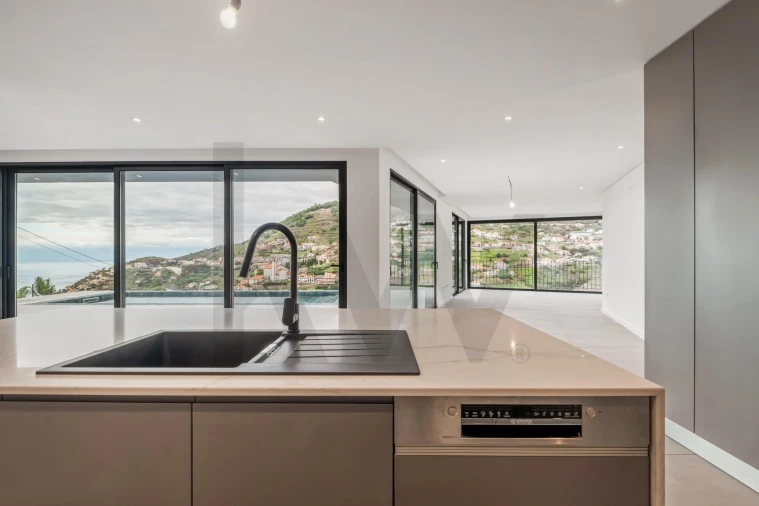 Moradia T4 para Venda em Campanario Foto 37