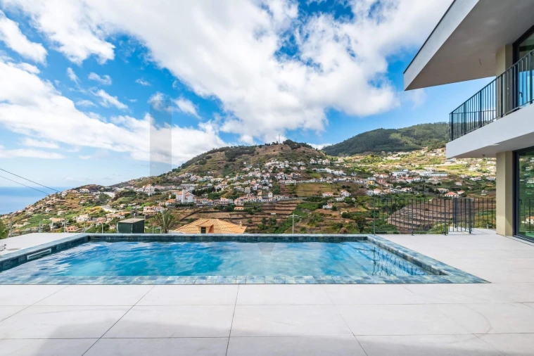 Moradia T4 para Venda em Campanario Foto 9