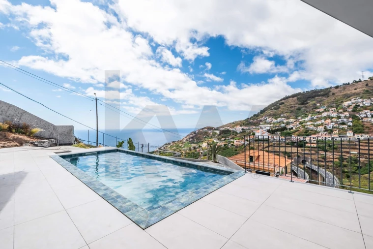 Moradia T4 para Venda em Campanario Foto 17