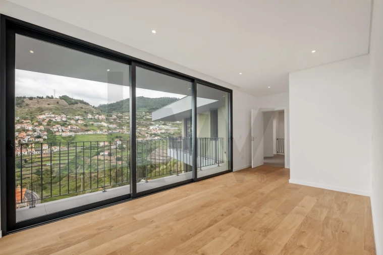 Moradia T4 para Venda em Campanario Foto 13