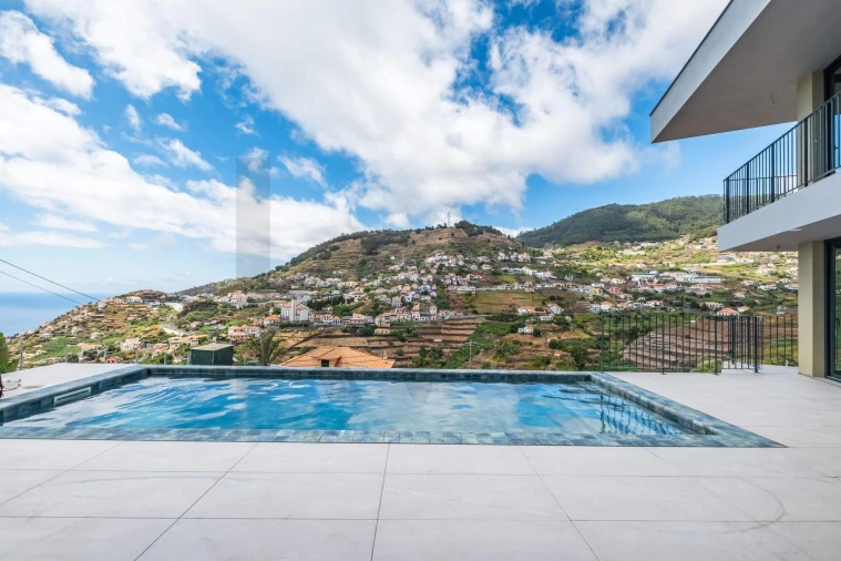 Moradia T4 para Venda em Campanario Foto 16