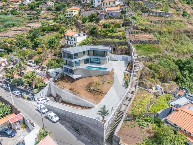 Moradia T4 para Venda em Campanario Foto 18