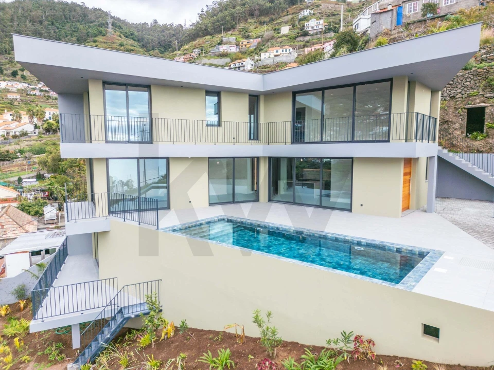 Moradia T4 para Venda em Campanario Foto 6